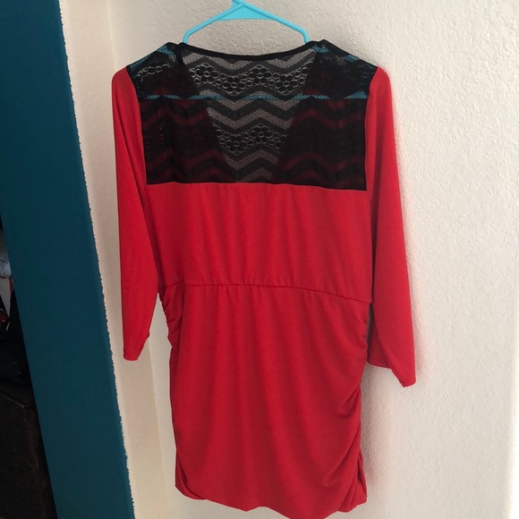 Red and black lace top - Picture 4 of 4